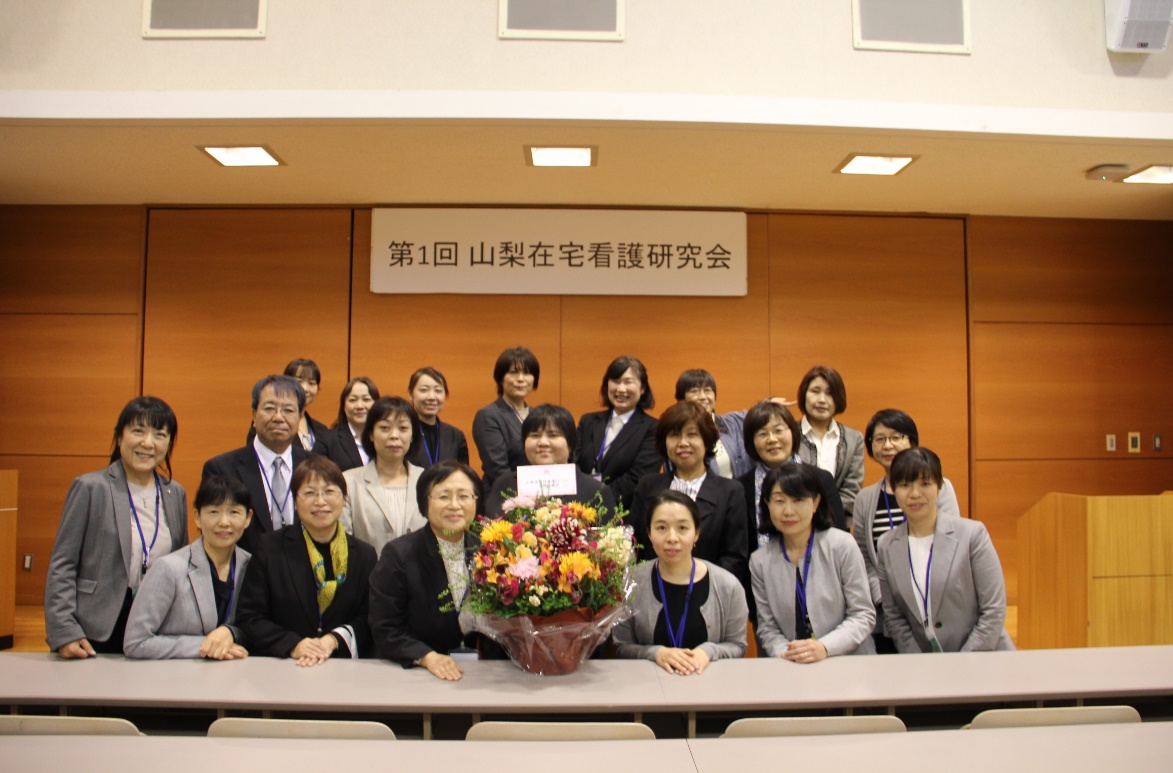 http://graduatenursing-yamanashiken.com/field/zaitaku_01.jpg